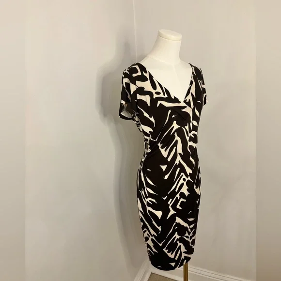 Diane Von Furstenberg Vintage Brown & Ivory Silk Abstract Dress Size 8. - Picture 3 of 10
